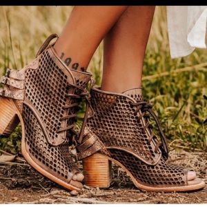 SOLD…Freebird Benni size 9 Brand New!!!!